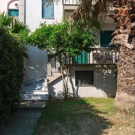 Alex House Garden Apartment