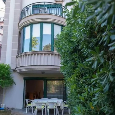 Apartment Alex House Garden