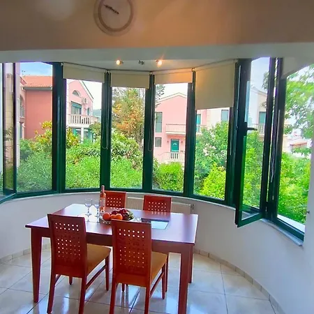 Apartment Alex House Garden Nea Iraklitsa