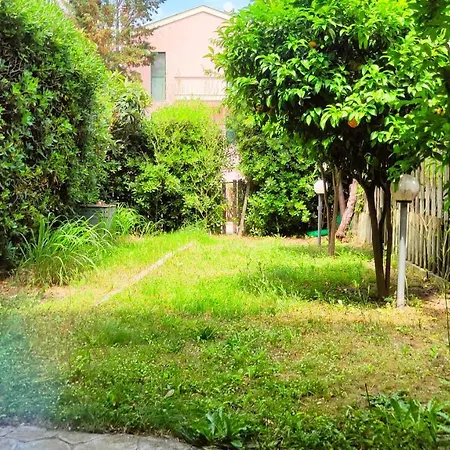 Apartment Alex House Garden Nea Iraklitsa